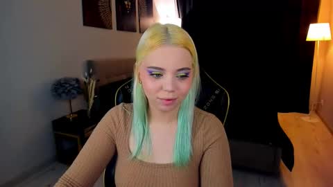 Roxy online show from November 23, 6:17 pm