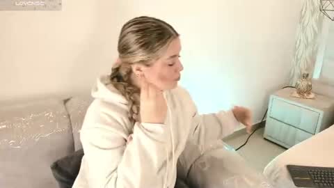 DAHLIA online show from July 13, 2:09 pm