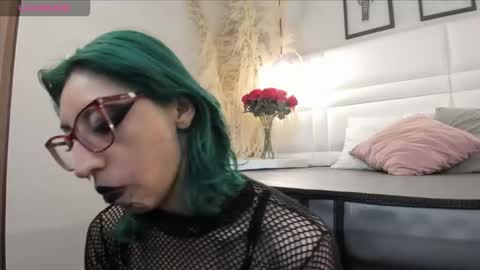  Im Gaia online show from September 14, 3:13 pm