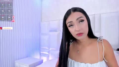 im_isabella1 online show from July 10, 10:47 pm