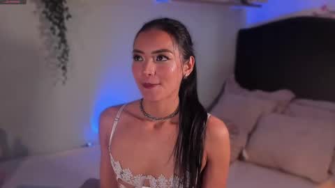 Snapshot of im_isabellaa chatting on September 23, 9:43 pm Isa online show from September 23, 9:43 pm