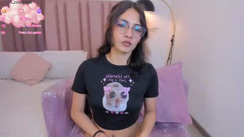 Lilyy  online show from August 3, 1:39 pm