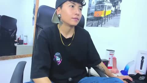 Snapshot of im_mathias chatting on September 19, 9:29 pm mathias online show from September 19, 9:29 pm