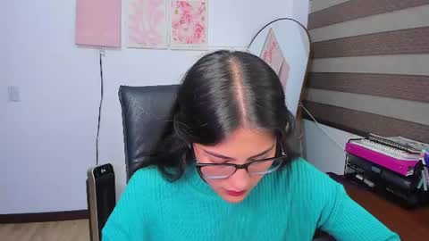 Mia online show from August 5, 12:18 am