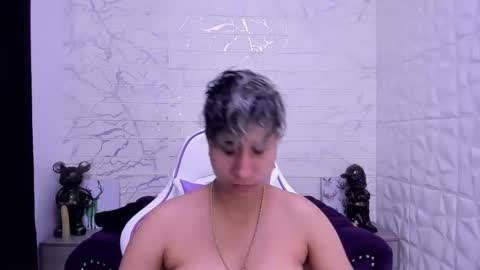 im_milan_rs online show from February 11, 10:25 am