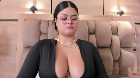 im mou  online show from July 22, 1:24 pm