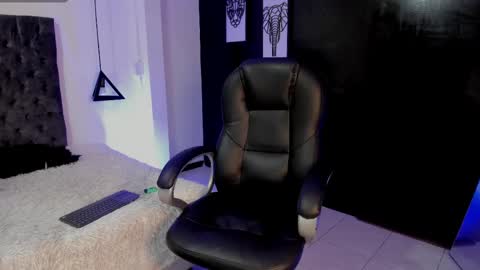 RALF online show from May 3, 4:07 am