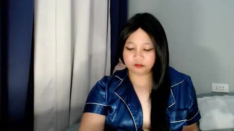 Snapshot of im_ur_cutiewife chatting on October 12, 5:33 am cherryl online show from October 12, 5:33 am