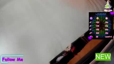 ella may online show from December 31, 6:37 am