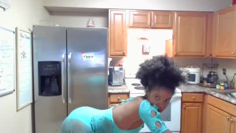 iman_love online show from December 5, 4:17 pm