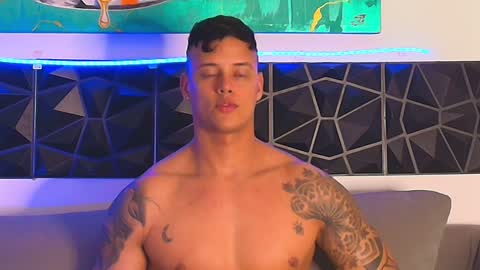 Snapshot of imconor chatting on February 9, 1:11 am imconor online show from February 9, 1:11 am