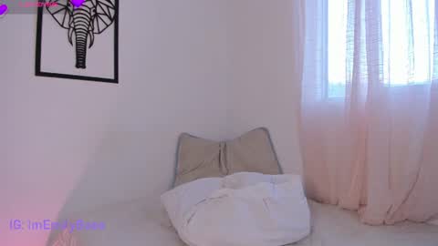 Emily  But you can tell me Emi online show from July 24, 10:40 pm