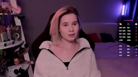 Mia online show from February 7, 10:07 am