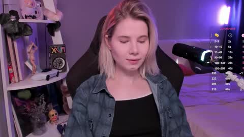 Mia online show from March 7, 11:32 am