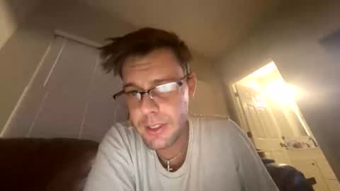 imshyguy32111 online show from November 25, 8:57 am