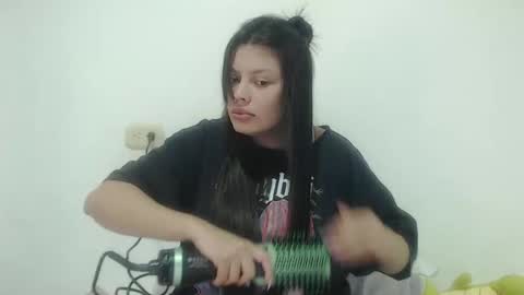Snapshot of imsweetlips chatting on October 19, 9:30 pm imsweetlips online show from October 19, 9:30 pm