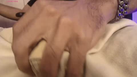 Daniel   thumb up me please its important Im new INDEPENDENT MODEL online show from April 24, 12:56 am