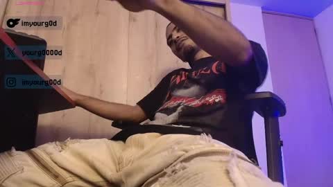 Daniel   thumb up me please its important Im new INDEPENDENT MODEL online show from May 2, 6:30 am