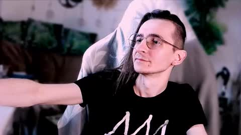 incandenza_ online show from March 27, 3:02 pm