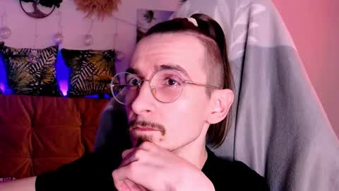 incandenza_ online show from February 1, 11:46 pm