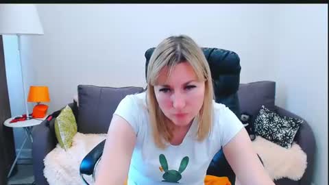incredible_ariela online show from July 29, 9:53 am