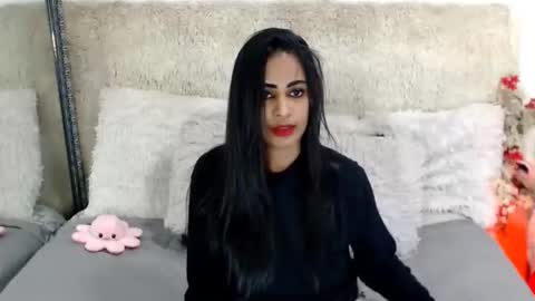 Jazmin online show from May 2, 10:15 pm