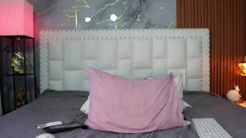 LITTLE AINHOA  online show from July 31, 8:10 pm