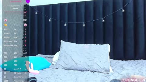 LITTLE AINHOA  online show from March 12, 12:20 am