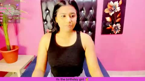 PARADISEQUEEN online show from August 3, 7:32 am
