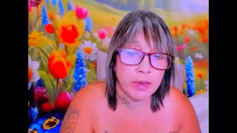 indianroxy27 online show from March 16, 5:17 pm