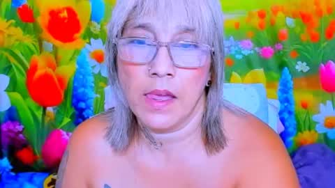 indianroxy27 online show from June 18, 6:13 pm
