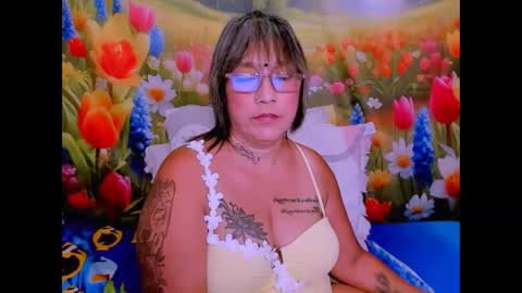 indianroxy27 online show from March 13, 6:44 pm