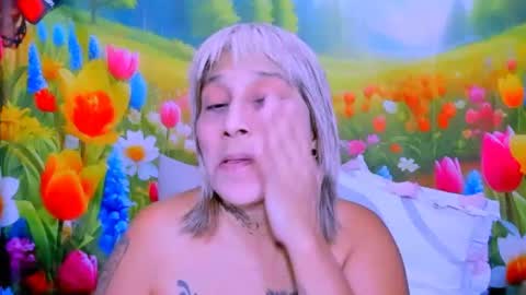 indianroxy27 online show from June 25, 7:02 am