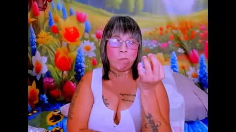 indianroxy27 online show from May 4, 6:14 pm