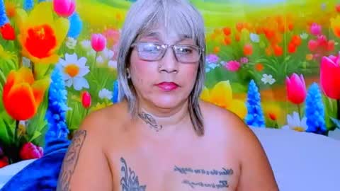 indianroxy27 online show from June 17, 10:04 pm