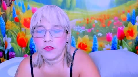 indianroxy27 online show from June 28, 12:34 pm