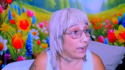 indianroxy27 online show from June 23, 6:14 pm
