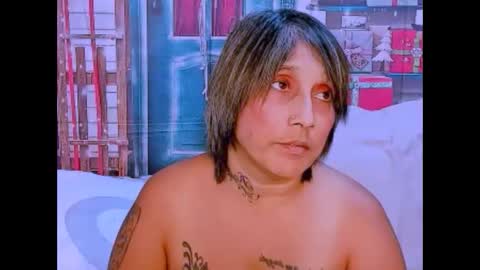 indianroxy27 online show from November 25, 6:28 pm