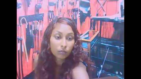 indiansexybutt4u2luv online show from January 16, 6:55 am