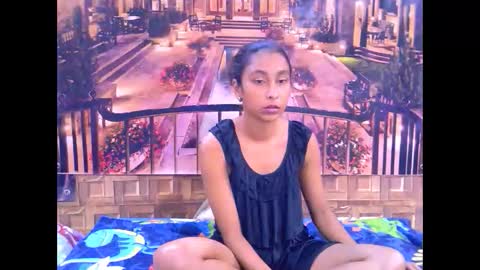 indiansexybutt4u2luv online show from April 23, 12:29 pm