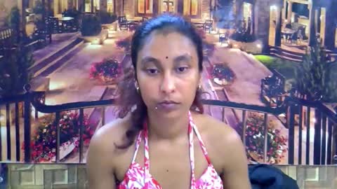 indiansexybutt4u2luv online show from April 27, 5:49 am