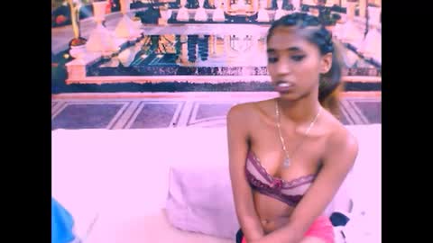 Snapshot of indiansexyslender4u2luv chatting on February 19, 12:33 pm indiansexyslender4u2luv online show from February 19, 12:33 pm