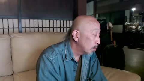 Ash online show from May 21, 4:30 am
