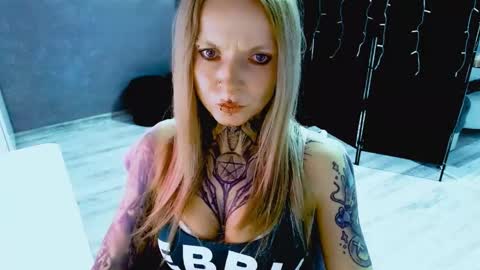 InesDesire online show from October 1, 6:18 pm