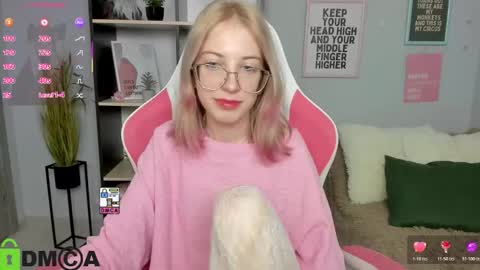 Mia online show from February 2, 7:21 pm