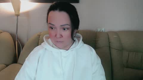 Snapshot of infinity_loveliness chatting on October 21, 5:45 am Infinity online show from October 21, 5:45 am