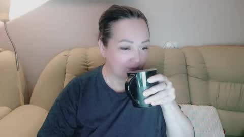 Snapshot of infinity_loveliness chatting on October 14, 3:37 pm Infinity online show from October 14, 3:37 pm