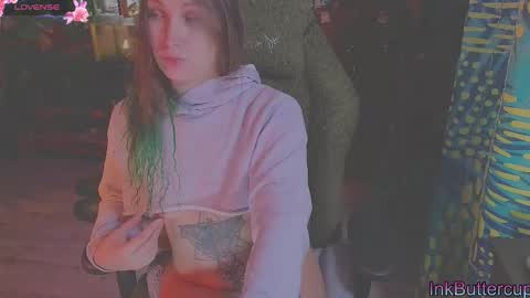Snapshot of ink_bloom chatting on October 18, 3:00 am Im Stacy FOLLOW MY FANSLY FOR MORE online show from October 18, 3:00 am