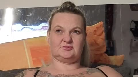 Snapshot of inkedblondi chatting on October 7, 2:07 am inkedblondi online show from October 7, 2:07 am
