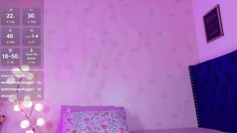 innocenthazel online show from April 28, 2:49 am